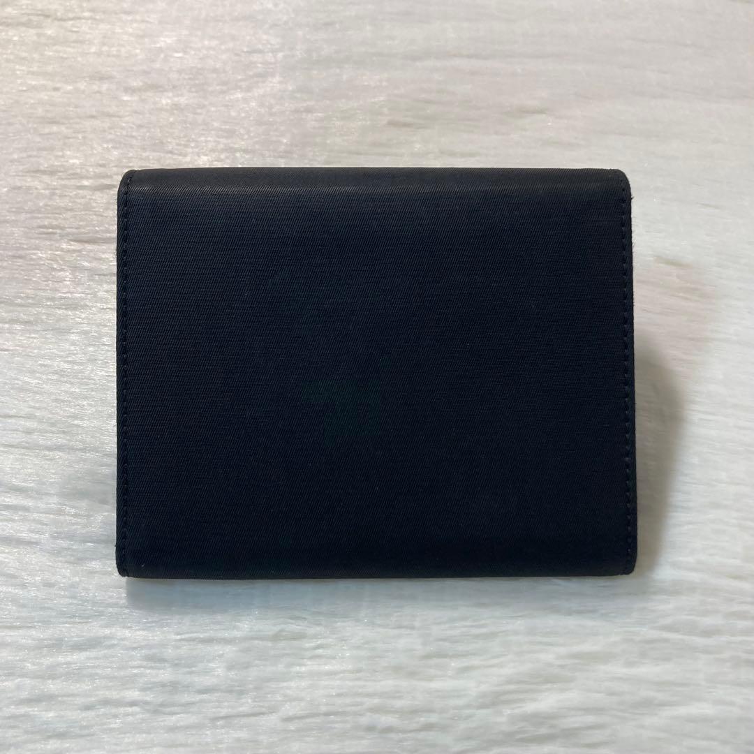 PRADA プラダ　三つ折り　財布　付属品　プレート　ロゴ　黒　ナイロン　人気