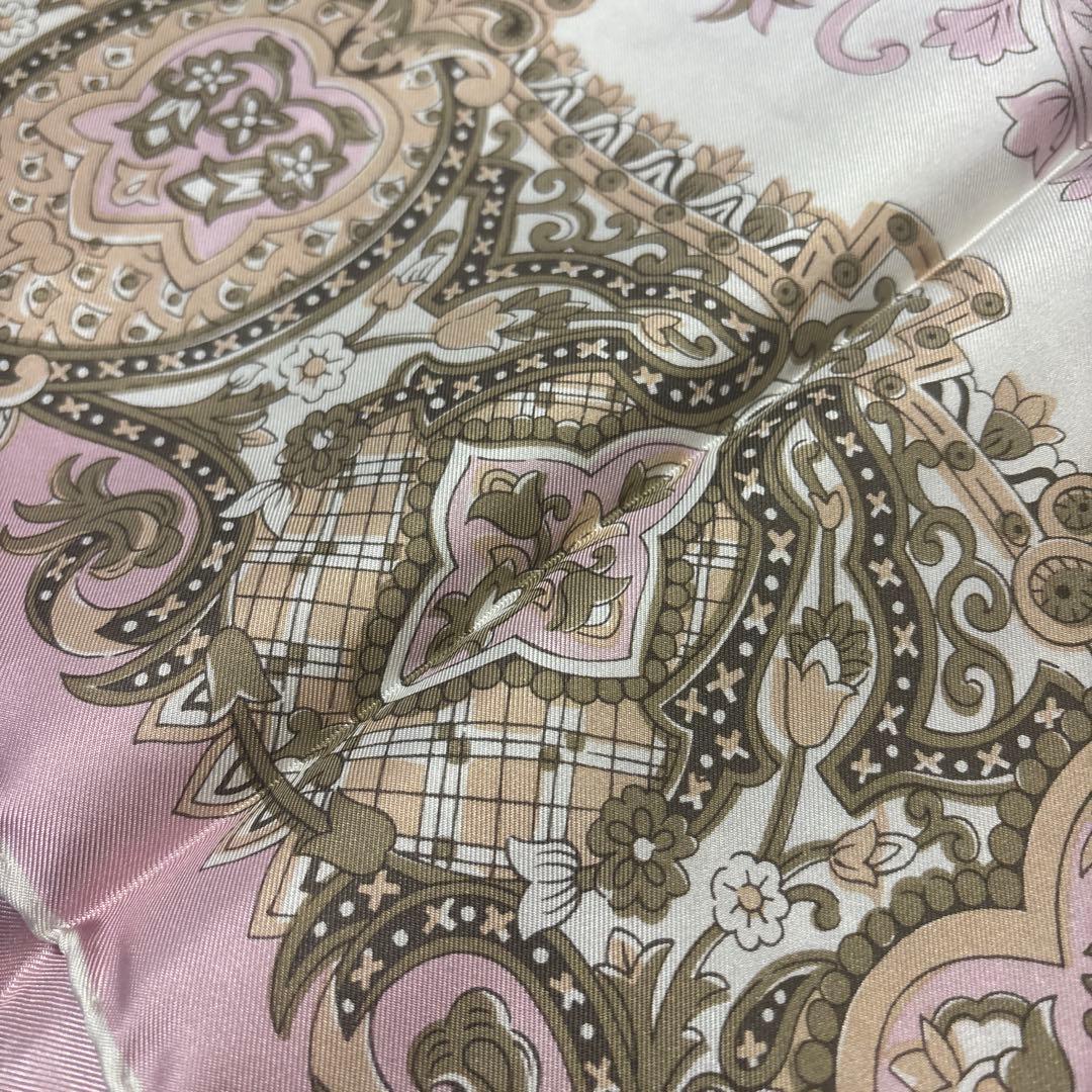 BURBERRY シルク大判スカーフ（85センチ）