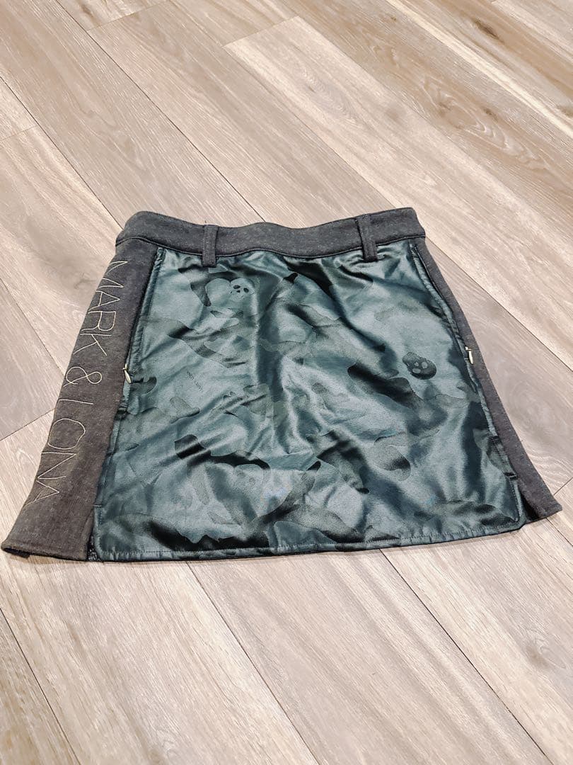 マークアンドロナ　Mサイズ ダークグレー スカート