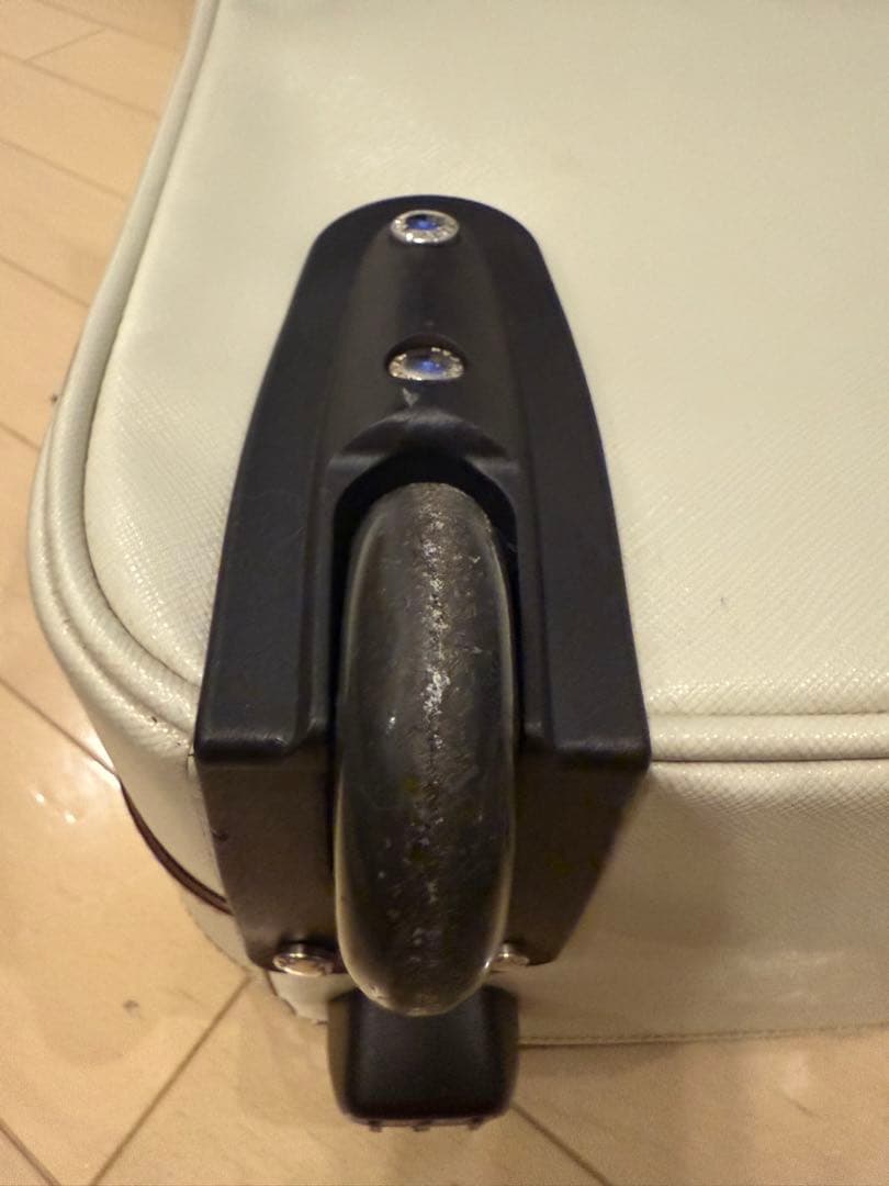 PRADA ホワイト キャリーケース