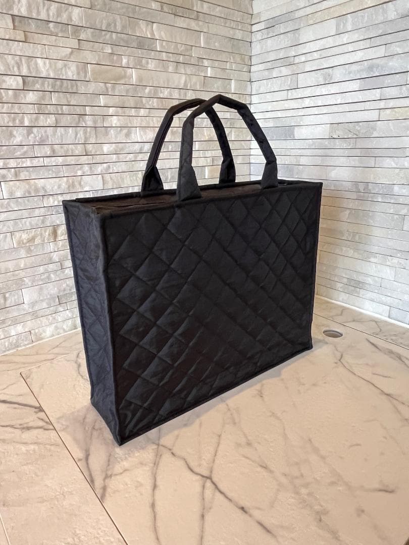 お受験バッグ　B4　黒　自立　ファスナー付　キルティングトート　保護者会　説明会