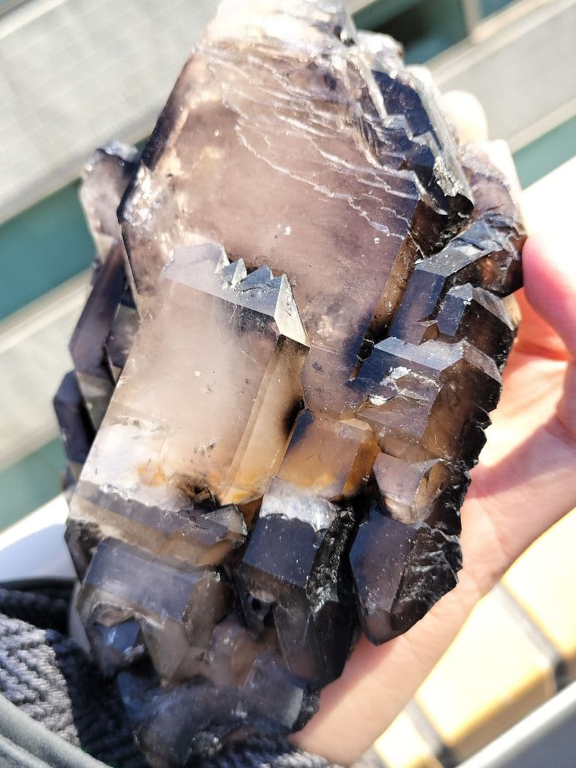 スモーキーエレスチャルクォーツ　金色のきらめき