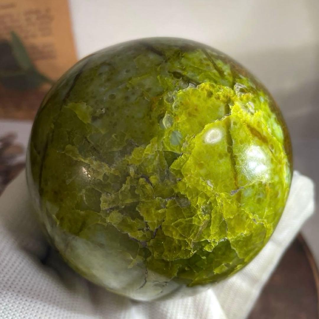 天然石　希少　天然グリーンオパール　大玉スフィア　78ミリ【台座付き】