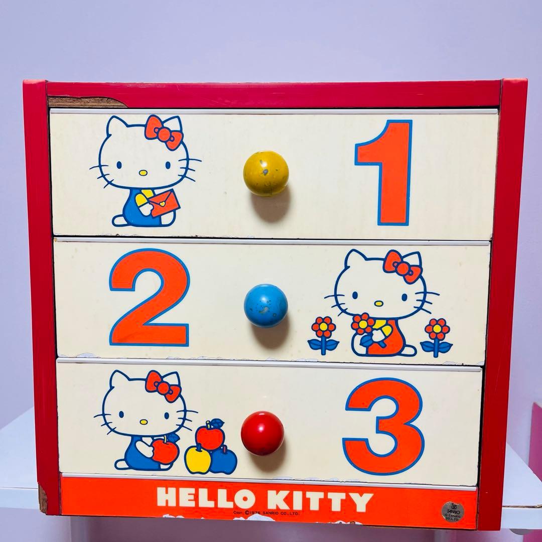 ハローキティー　小物入れ　昭和レトロ　サンリオ　木製　チェスト　1976年