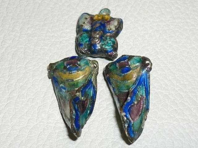 ◆美術品 中国 元時代◆副葬品 金属に七宝製 蝉（セミ）2個、表が蝶 裏が神1個