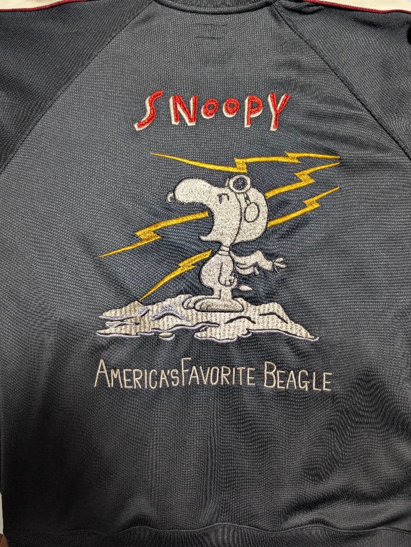 東洋エンタープライズ　アラスカ風スヌーピー刺繍スカジャン 黒