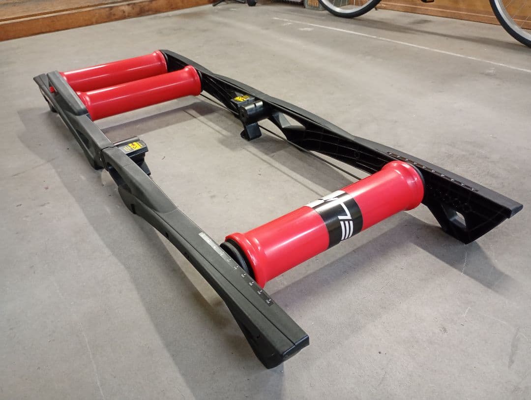 ELITE arion mag 負荷調整機構付き3本ローラー台