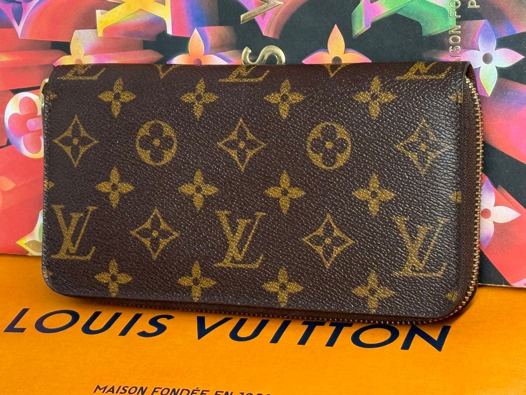 LOUIS VUITTONルイヴィトン　ジッピーウォレット長財布