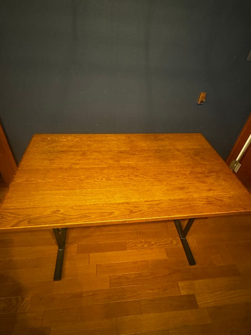 nico and テーブル