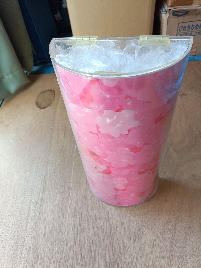 筒状のアクリルケース（12個）