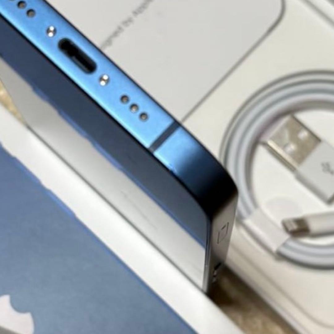 新品に近い！バッテリー100% iPhone13 128GB SIMフリー 本体