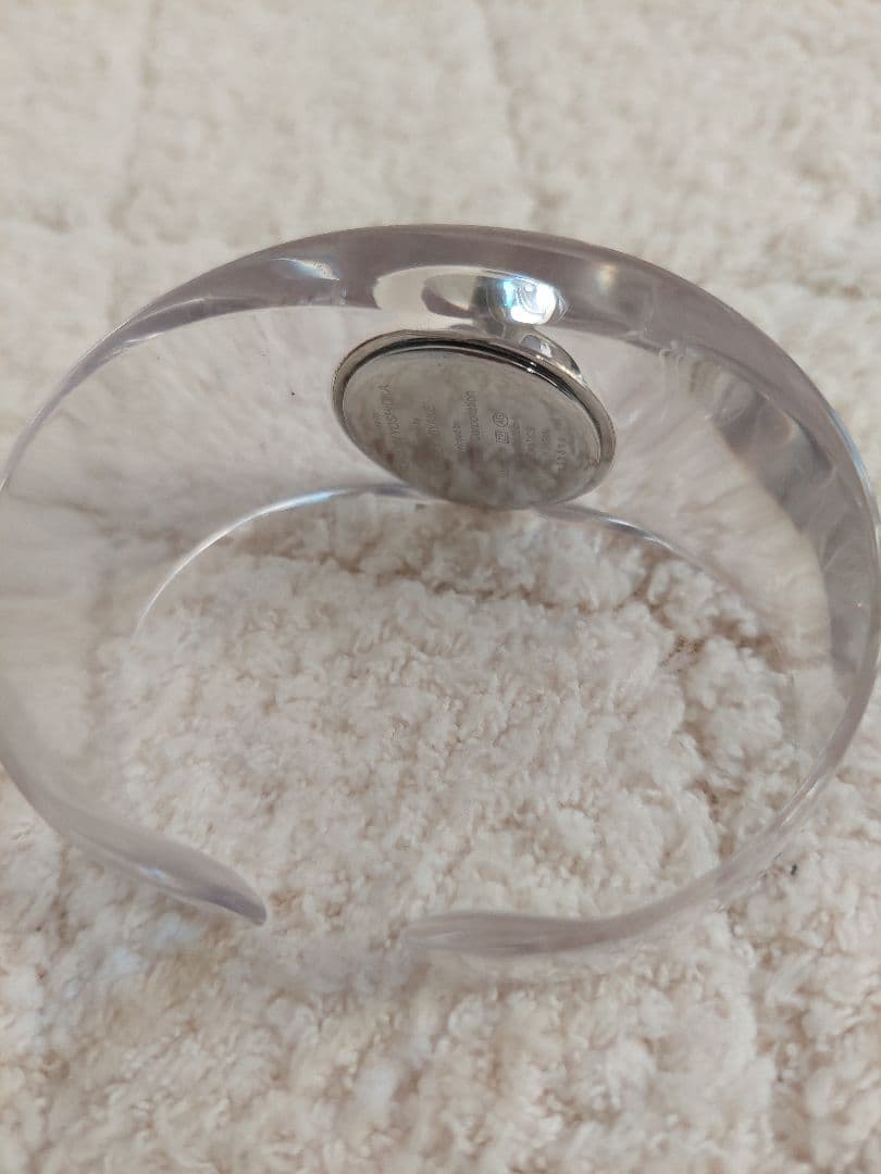 Issey Miyake o バングルウォッチ　時計　シルバー