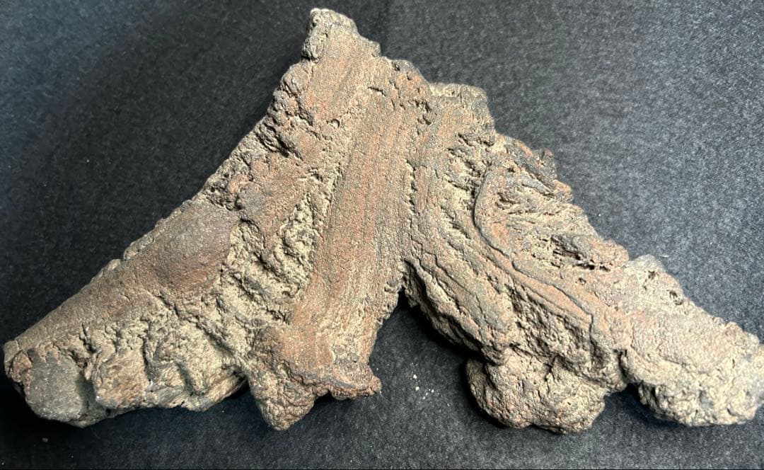 赤富士　富士山型末広がり形状　鑑賞石　縁起物