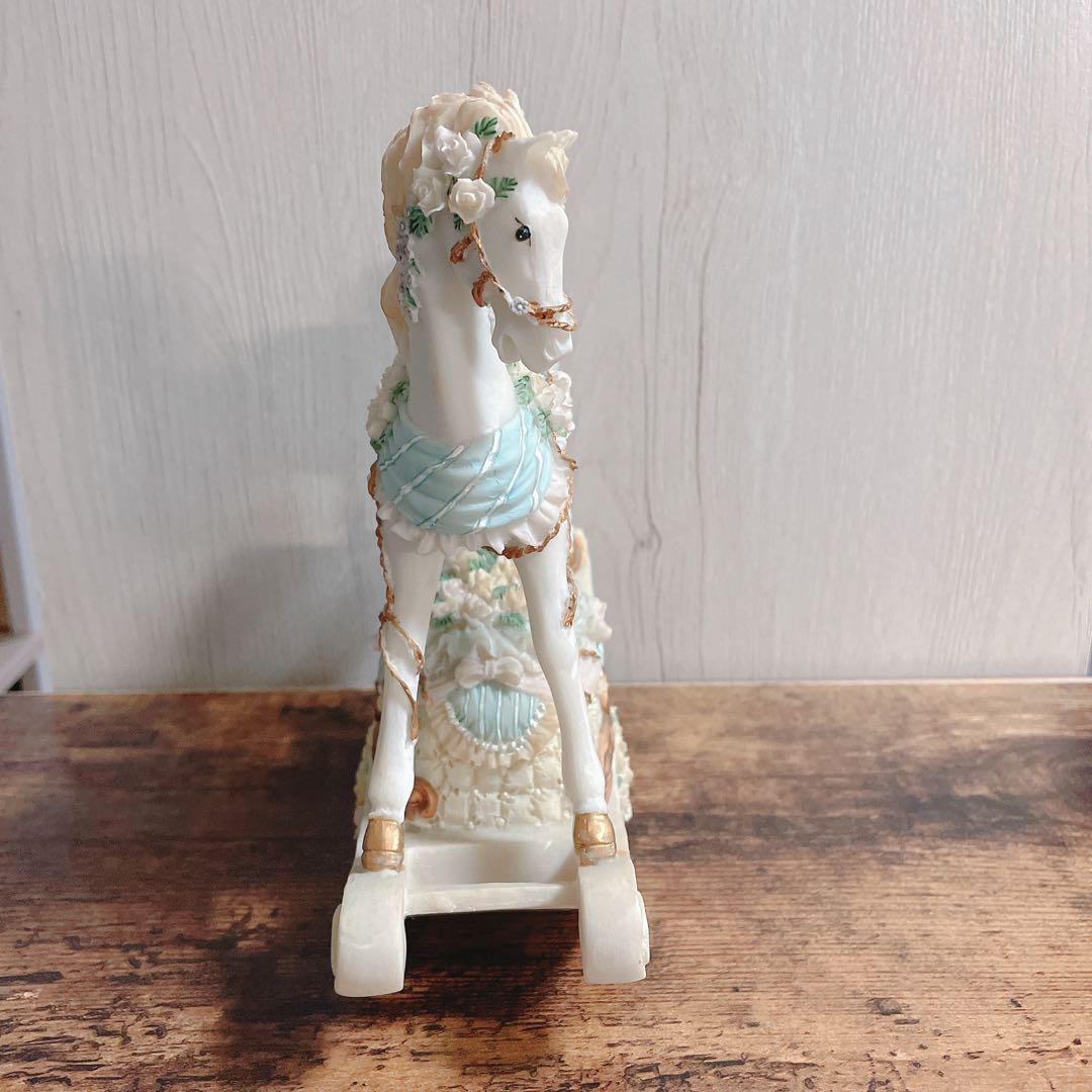 ロイヤルカルーセル オルゴール 馬 置物