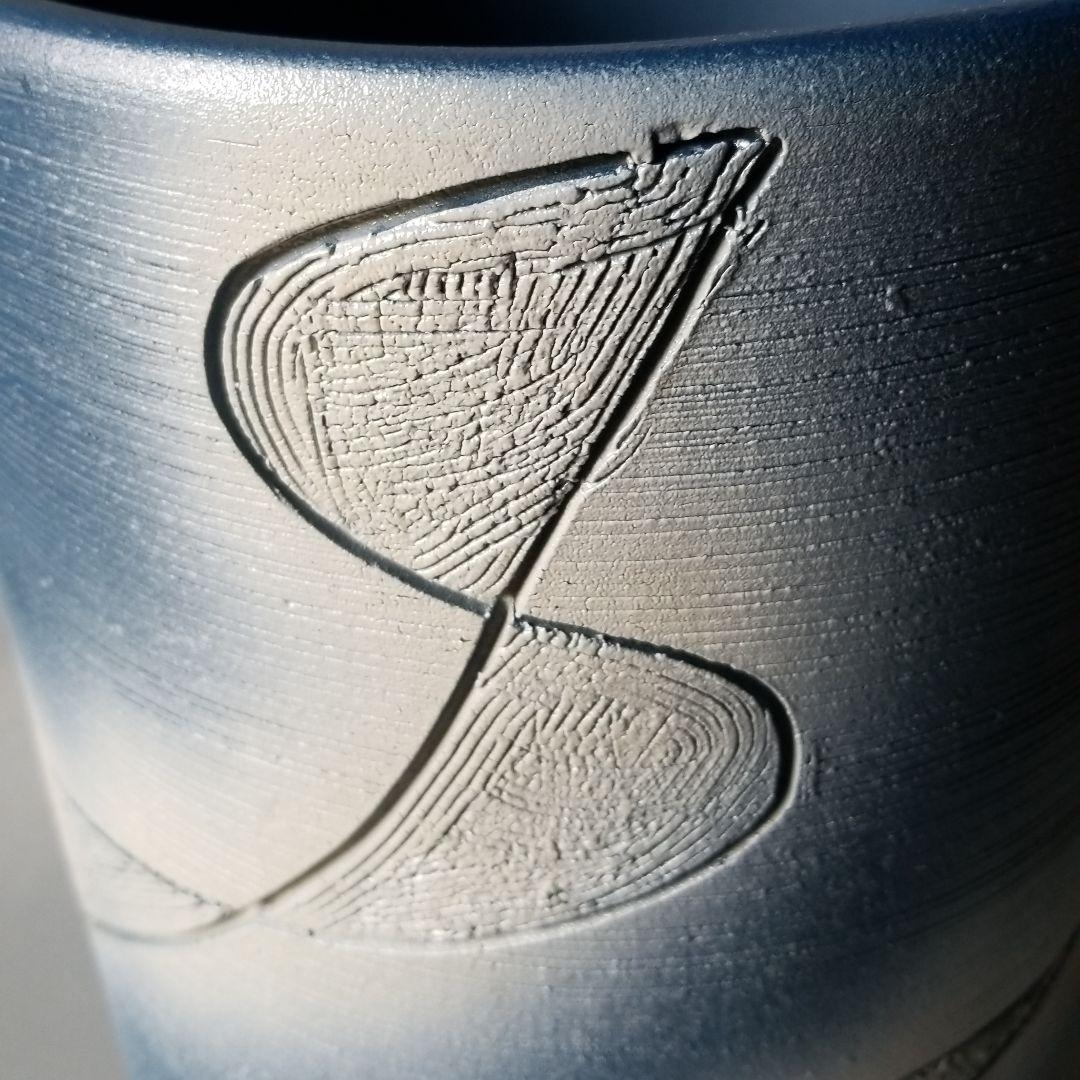 信楽焼傘立て  淡肌レリーフ 高さ４７cm