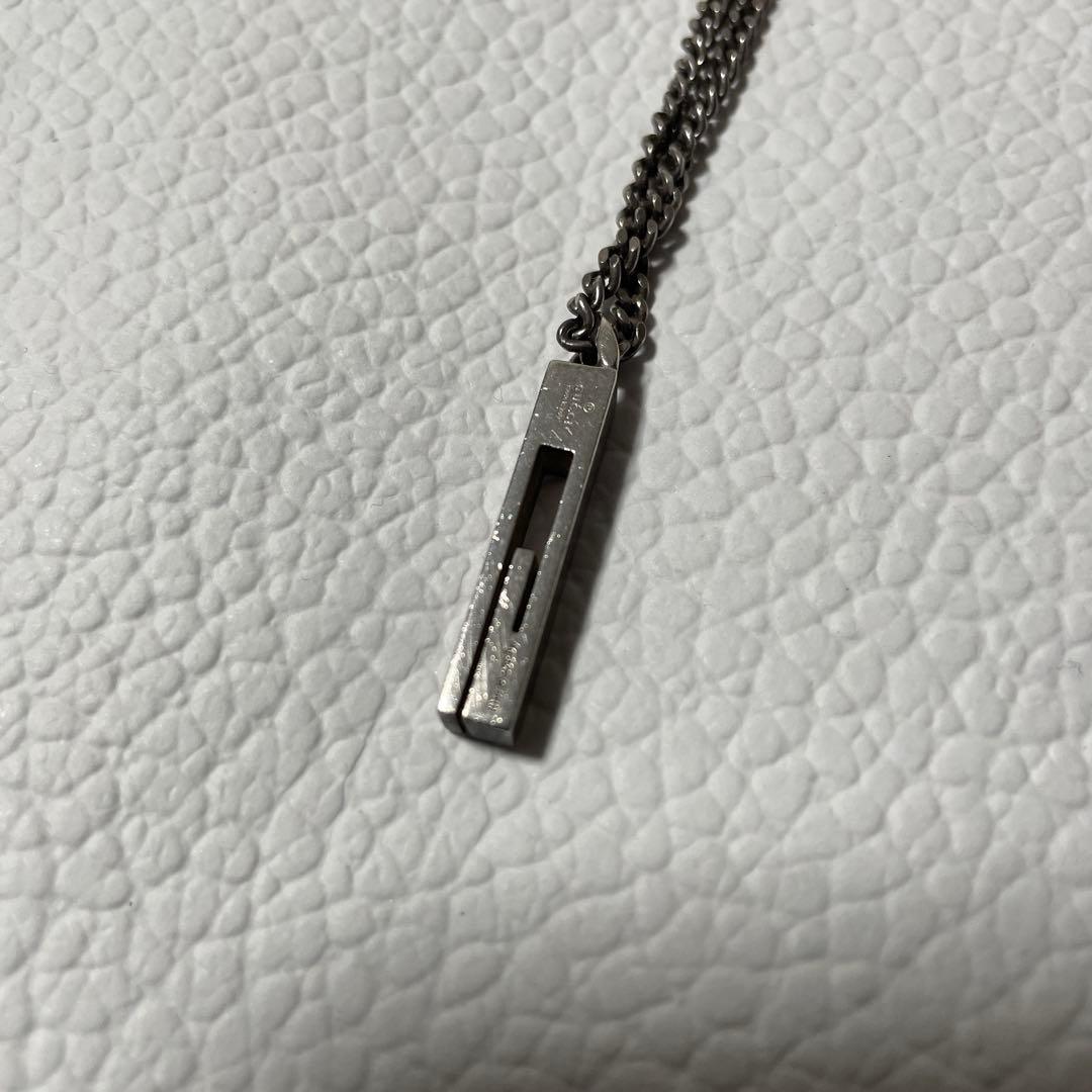 GUCCI ロゴ入りシルバーペンダントネックレス