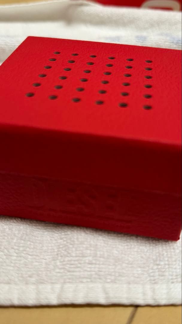 DIESEL ゴールドロゴネックレス