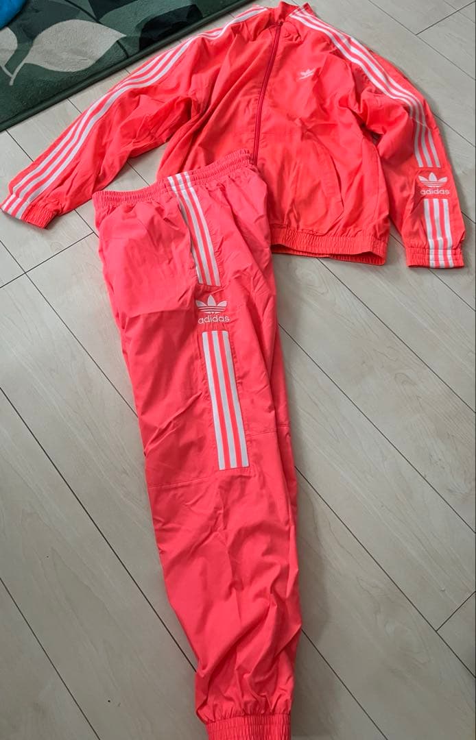 アディダス　サーモンピンク　ロックアップ　ウーブントラック　トレフォイルMサイズ