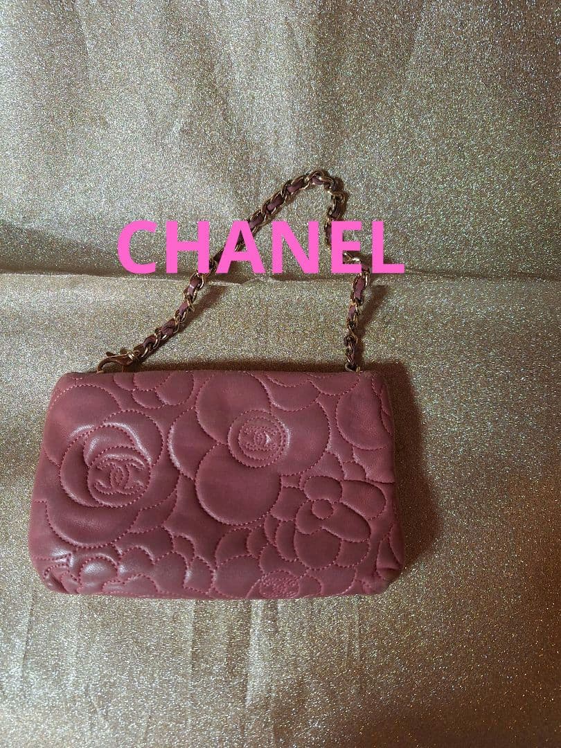 CHANEL ピンク フラワーエンボス ポーチ
