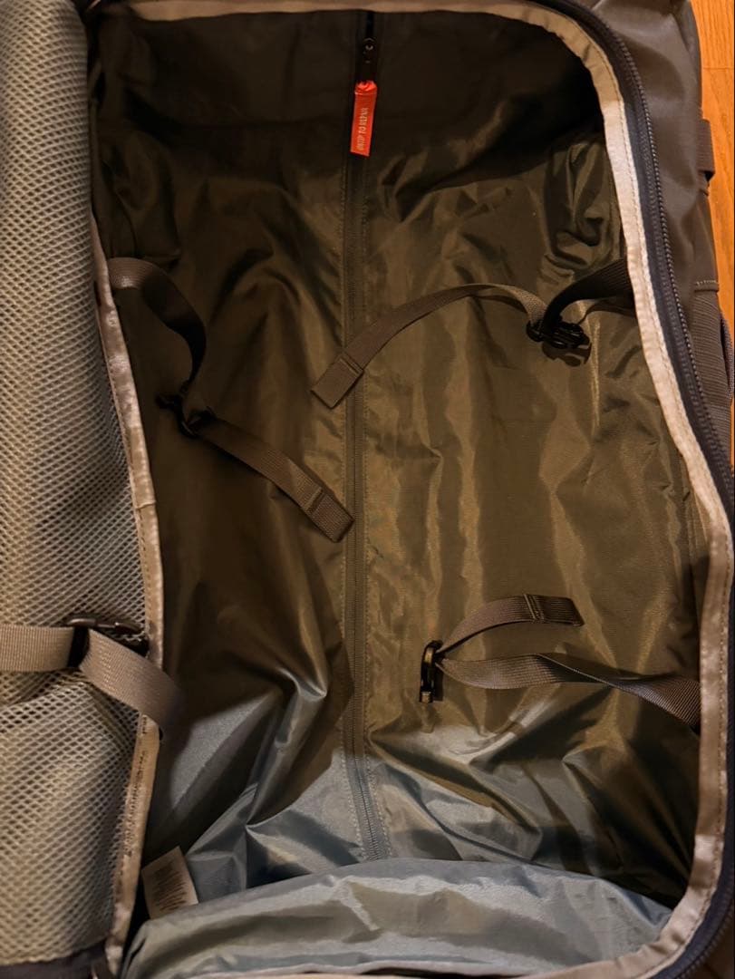 patagonia キャリーカート ブラック