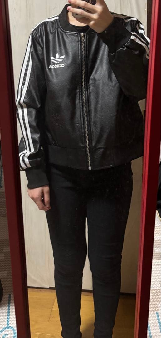 adidas ブラックフェイクレザージャケット