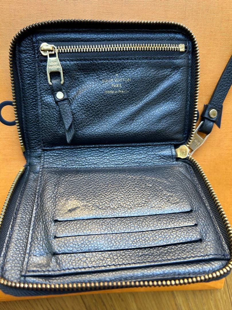 LOUIS VUITTON 二つ折り財布