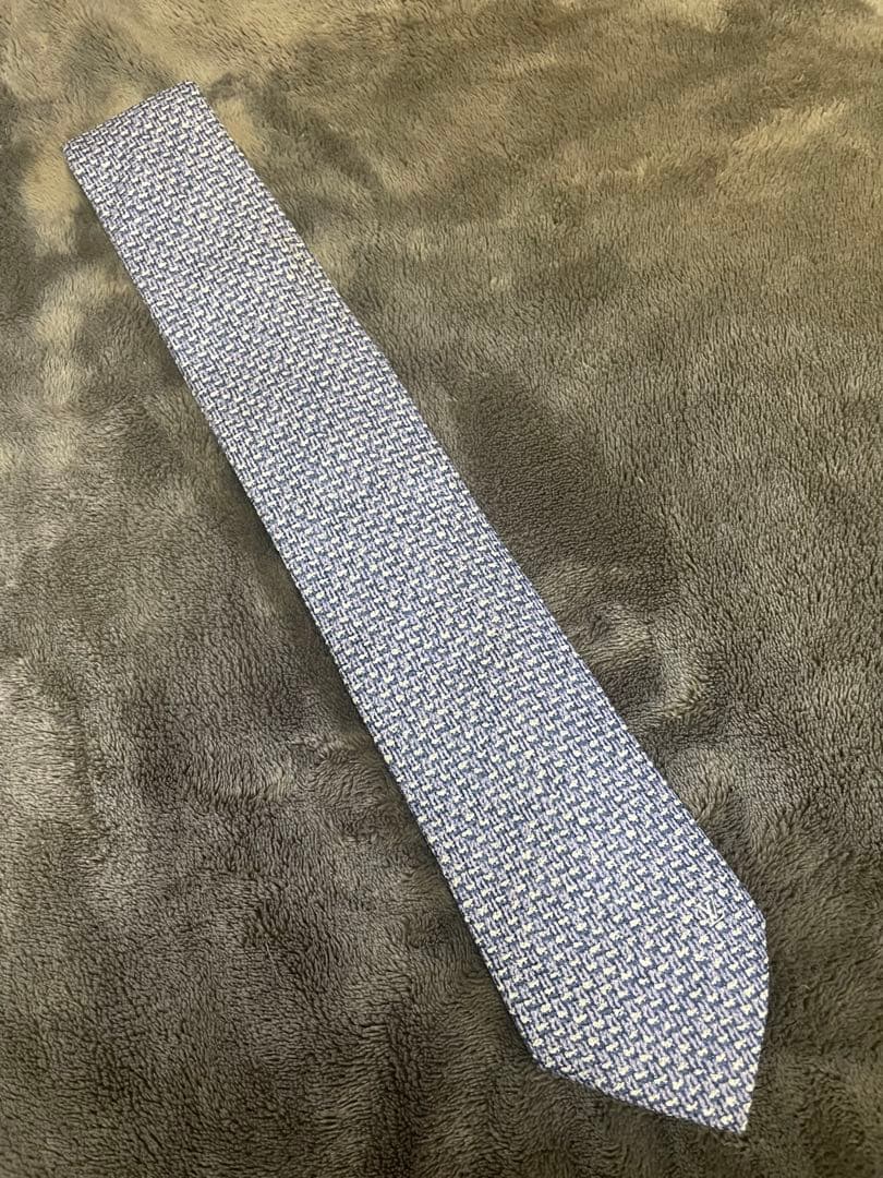 お値下げ中‼️LOUIS VUITTON ネクタイ ネイビー系 パターン入り