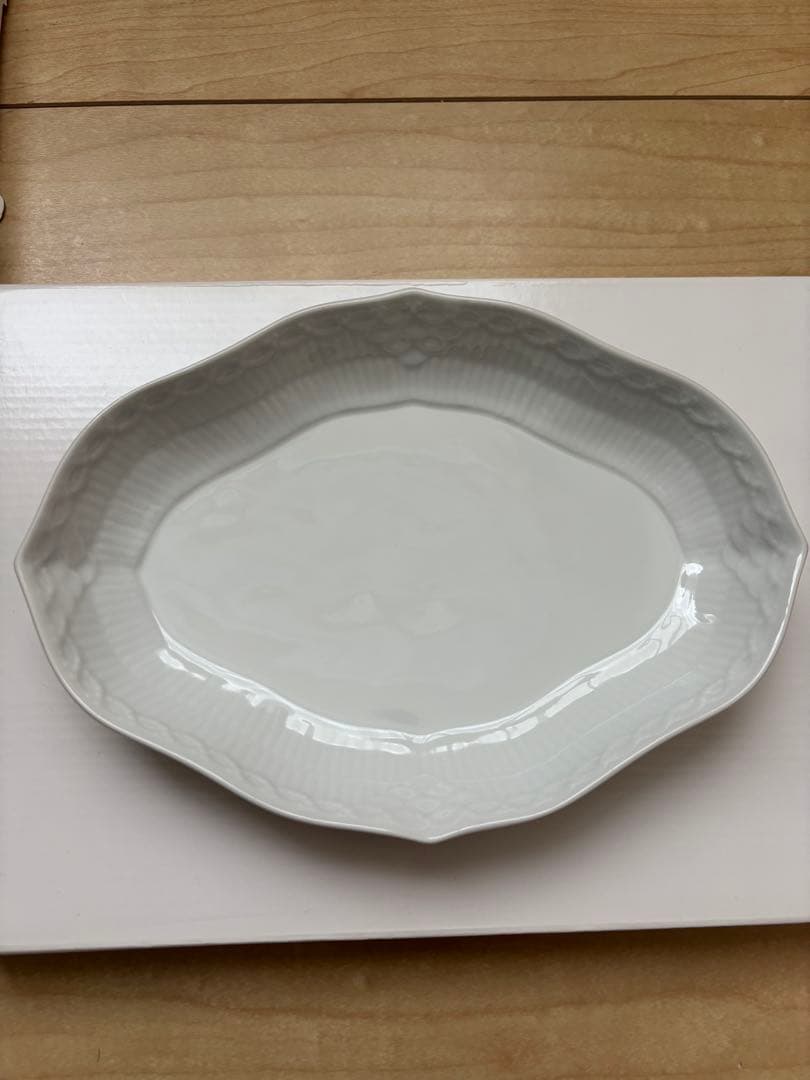 ロイヤルコペンハーゲンホワイトフルーテッド ハーフレース 22 舟形皿２枚セット