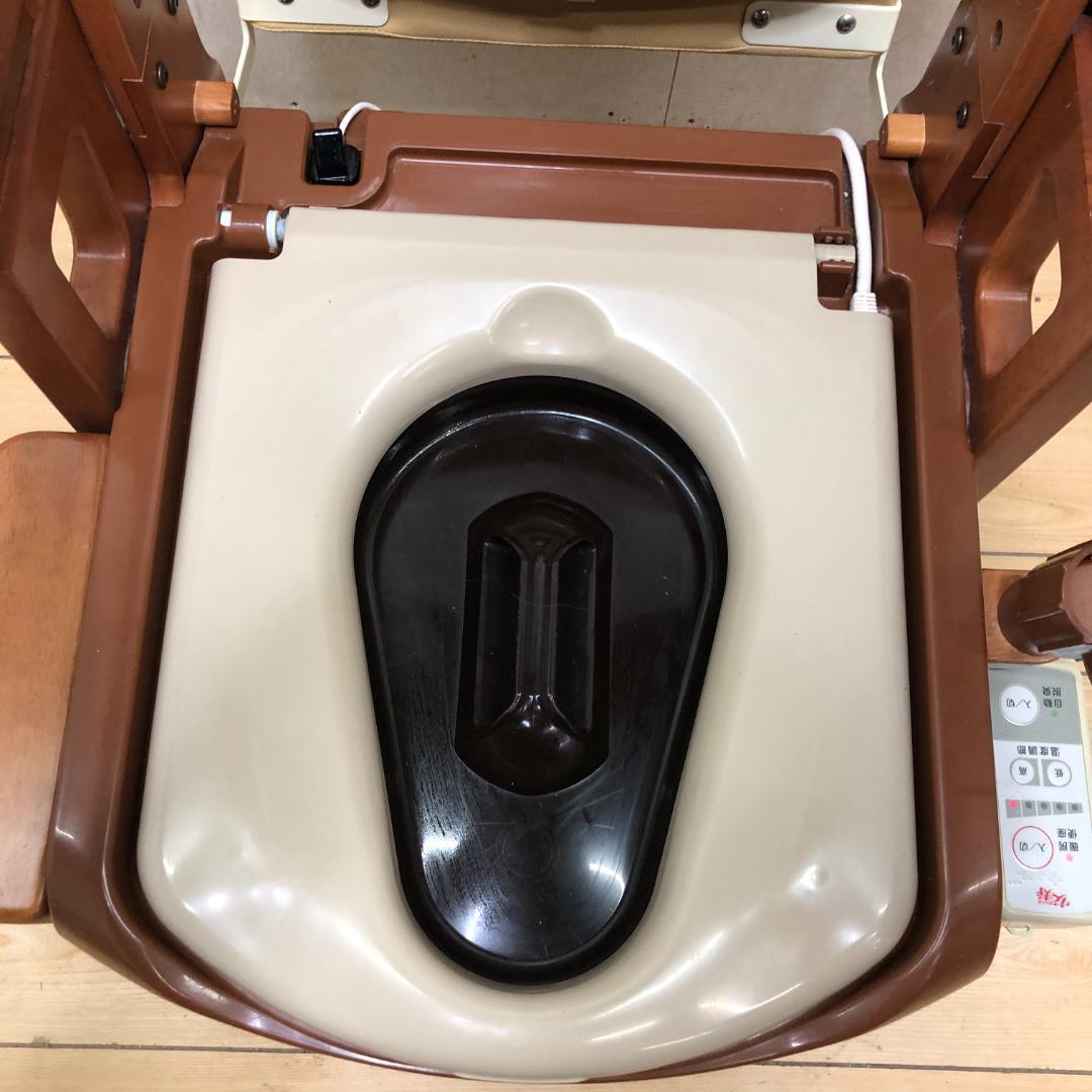 エミリー【暖房便座】自動快適脱臭　家具調トイレセレクトR 250525-1