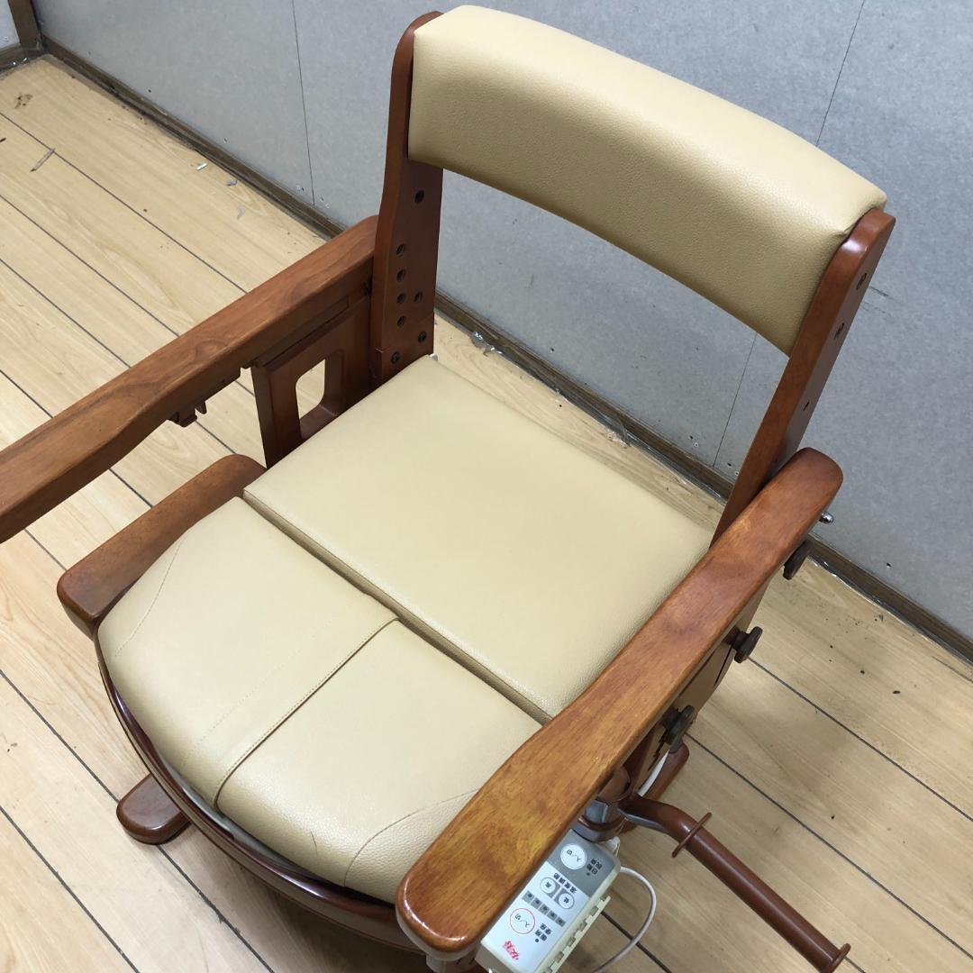 エミリー【暖房便座】自動快適脱臭　家具調トイレセレクトR 250525-1