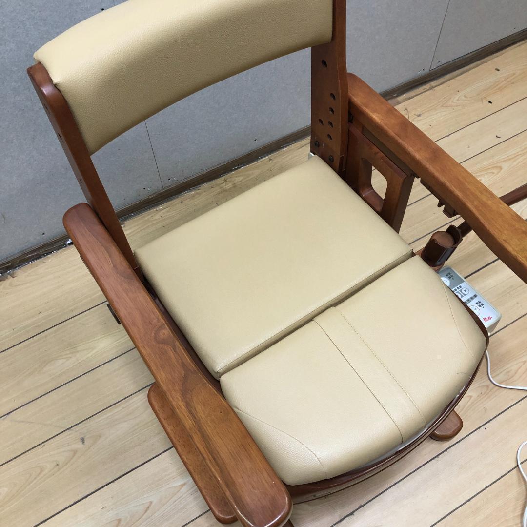 エミリー【暖房便座】自動快適脱臭　家具調トイレセレクトR 250525-1