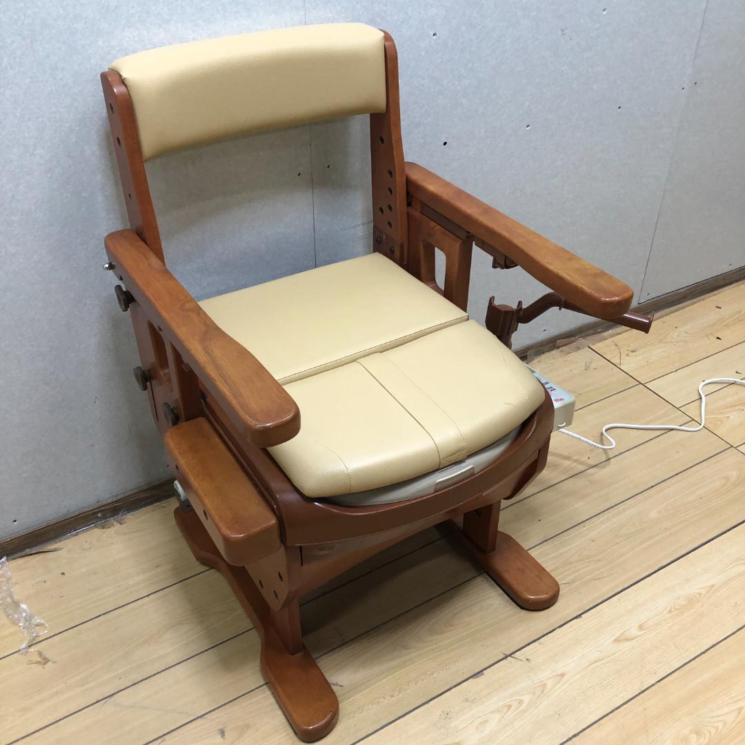 エミリー【暖房便座】自動快適脱臭　家具調トイレセレクトR 250525-1