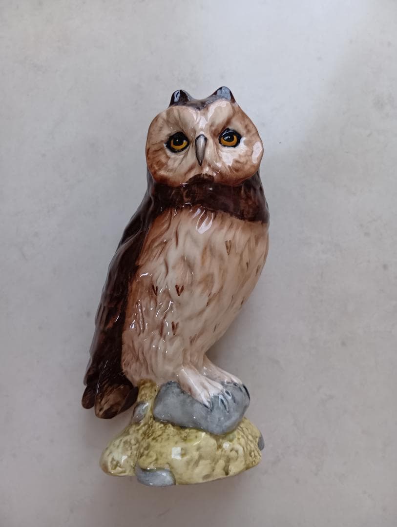   茶ふくろう 陶器置物 フィギュリン