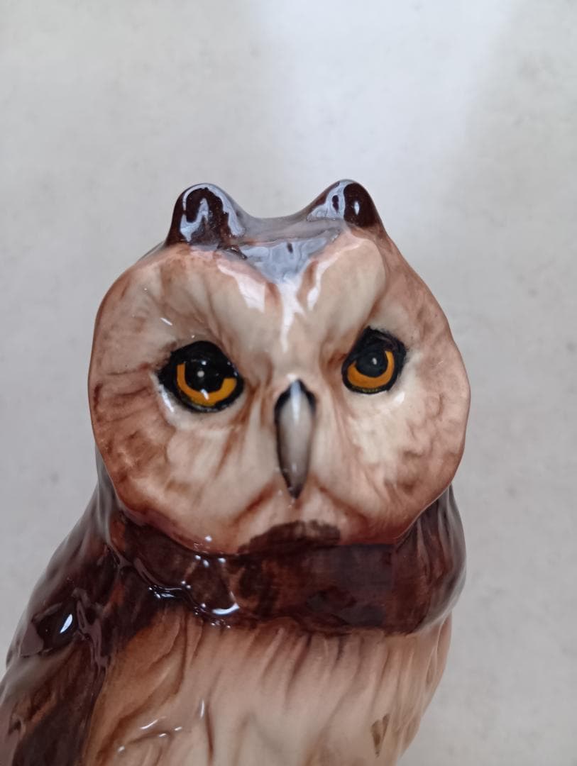   茶ふくろう 陶器置物 フィギュリン