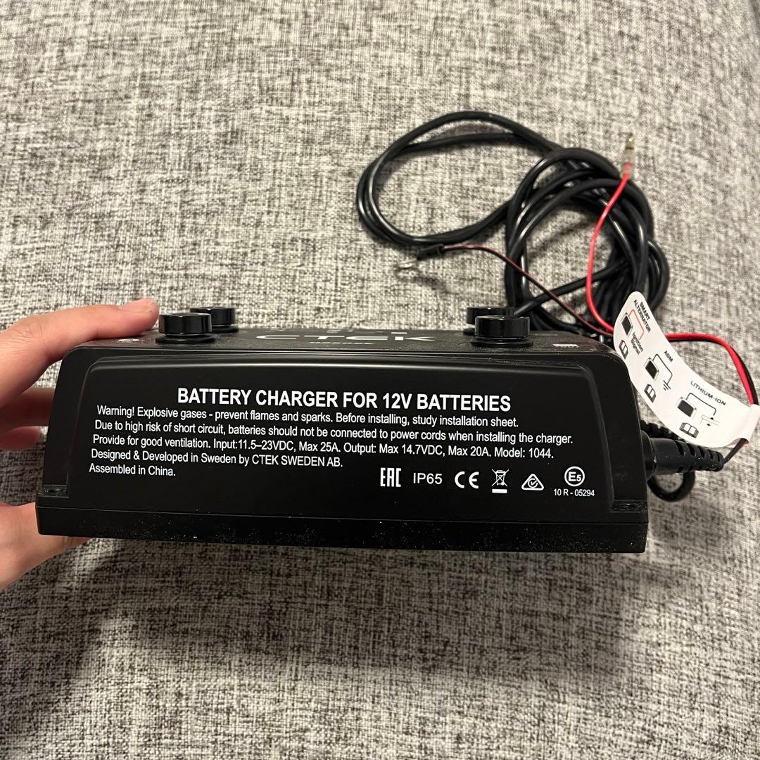 CTEK D250SE バッテリーチャージャー 12V