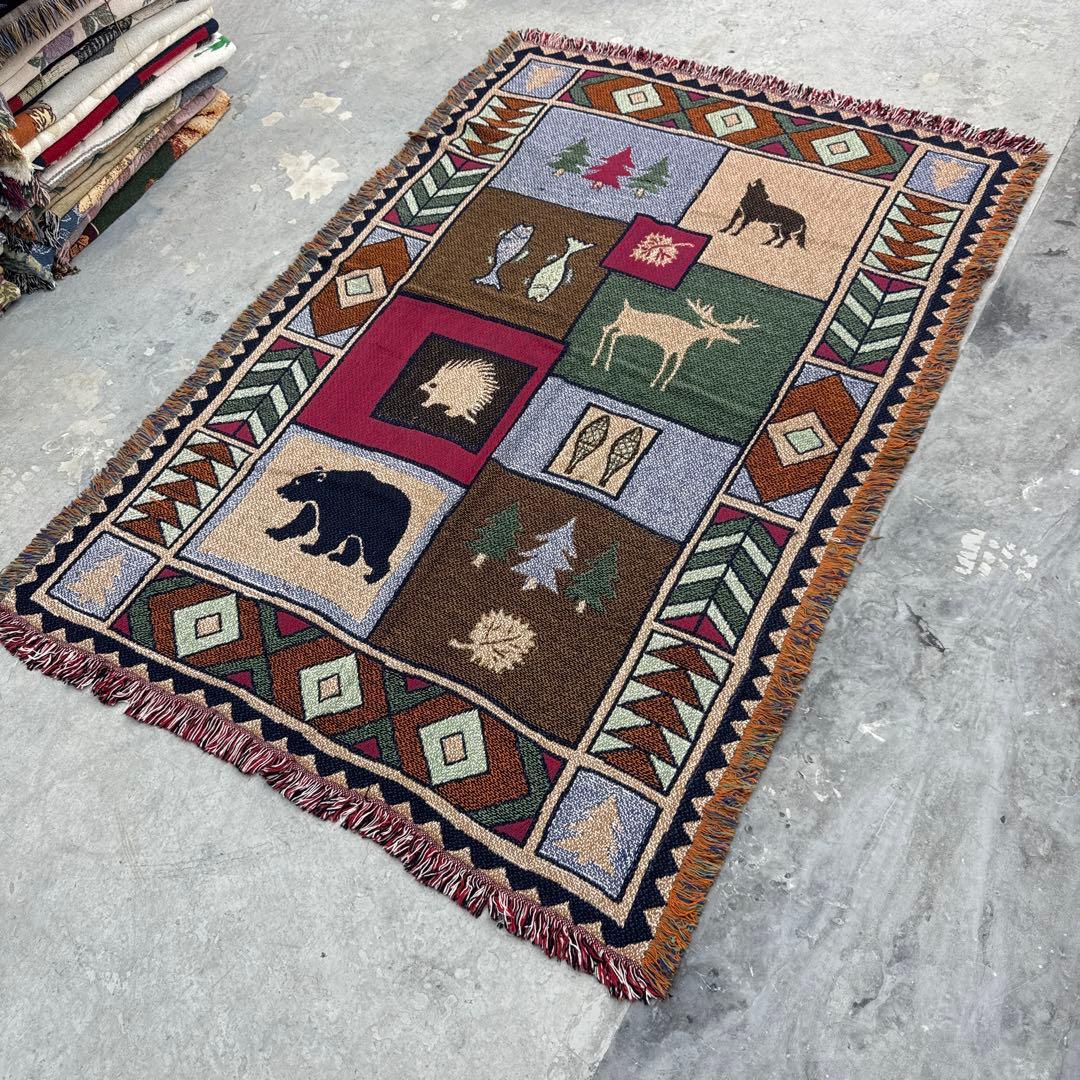 ハリネズミ　ヘラジカ　オオカミ　クマ　マルチカバー　ラグ　185x125