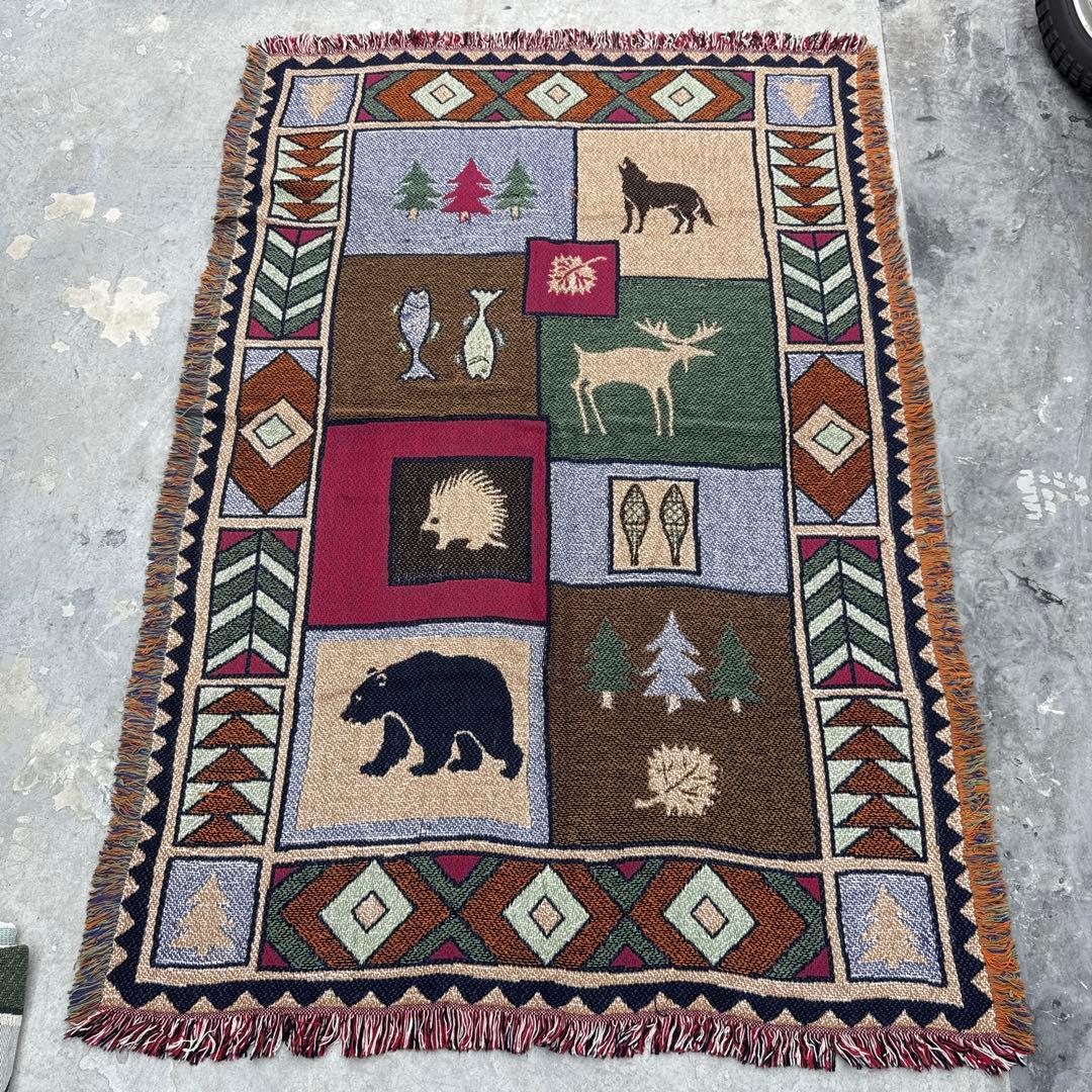 ハリネズミ　ヘラジカ　オオカミ　クマ　マルチカバー　ラグ　185x125