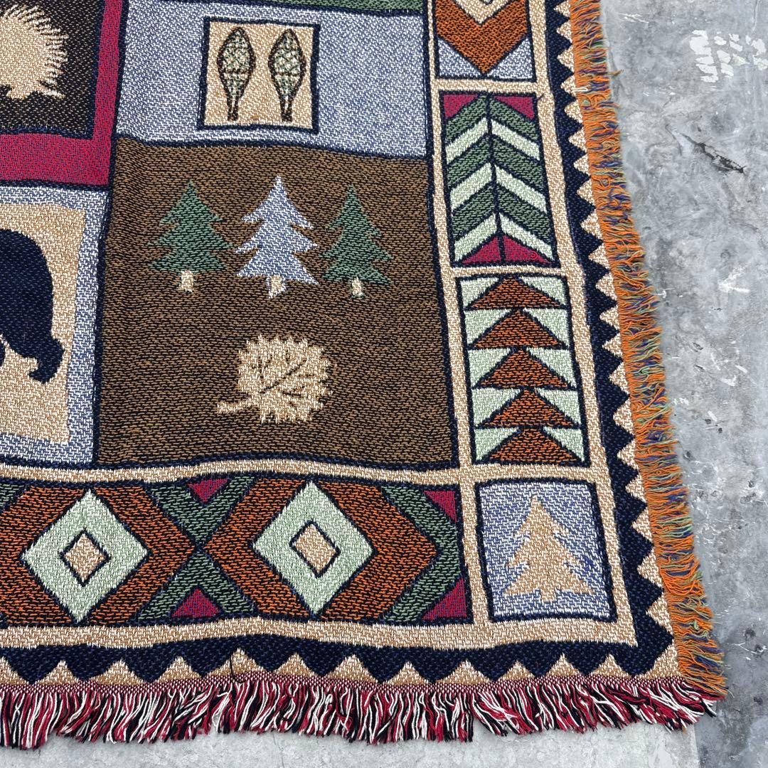 ハリネズミ　ヘラジカ　オオカミ　クマ　マルチカバー　ラグ　185x125