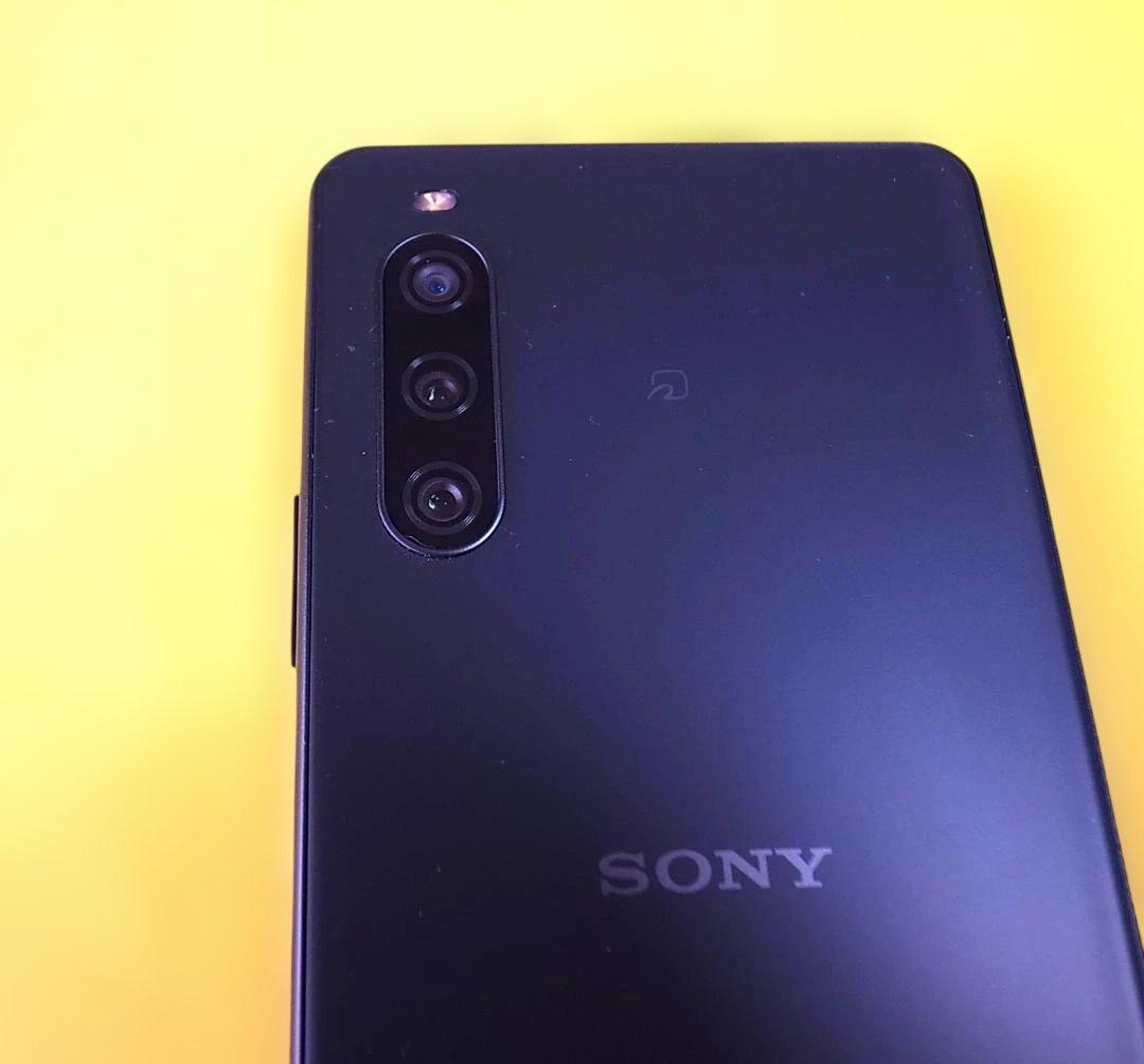 美品 Xperia 10 IV docomo ブラック SO-52C