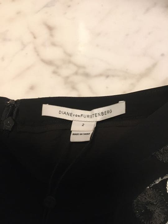 新品　ダイアンフォンファステンバーグ   花柄刺繍　レーススカート