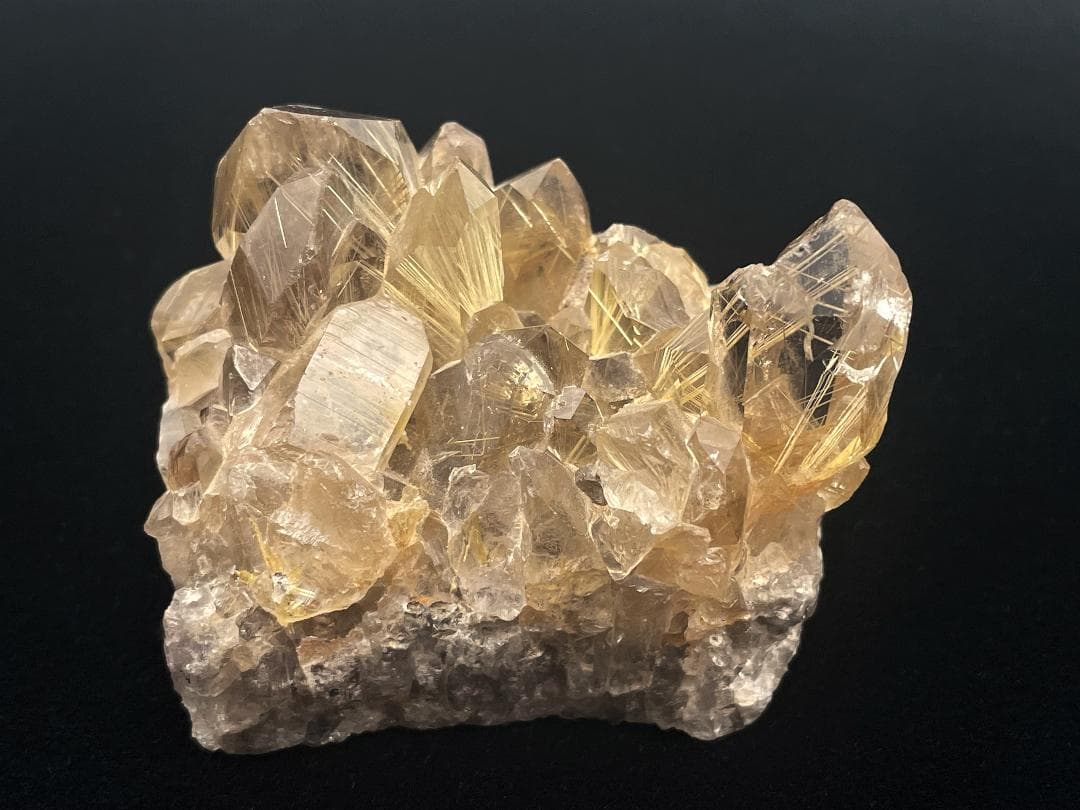 クラスター（ルチルクォーツ）