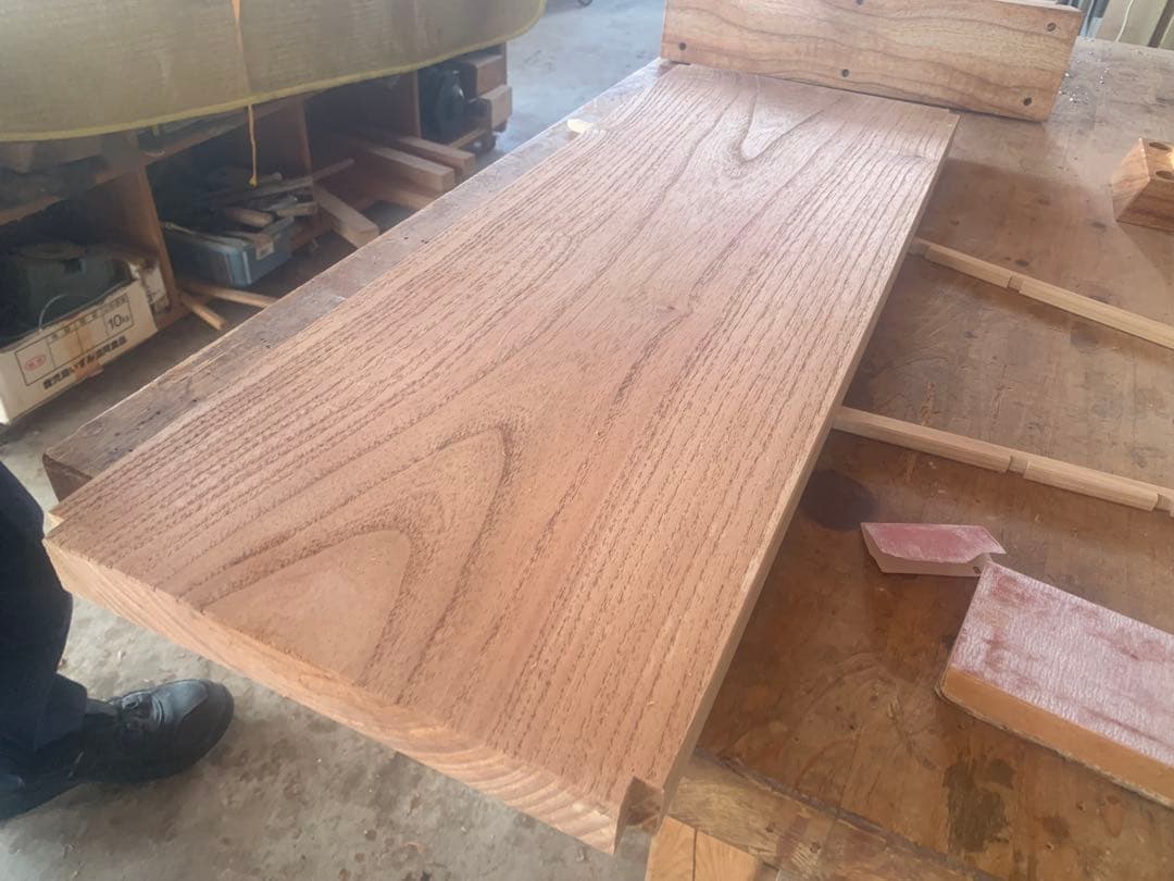 ☆miyako!☆座卓♦︎栴檀一枚板天板スッキリ形状脚枘組＊強度有➕棚板取付