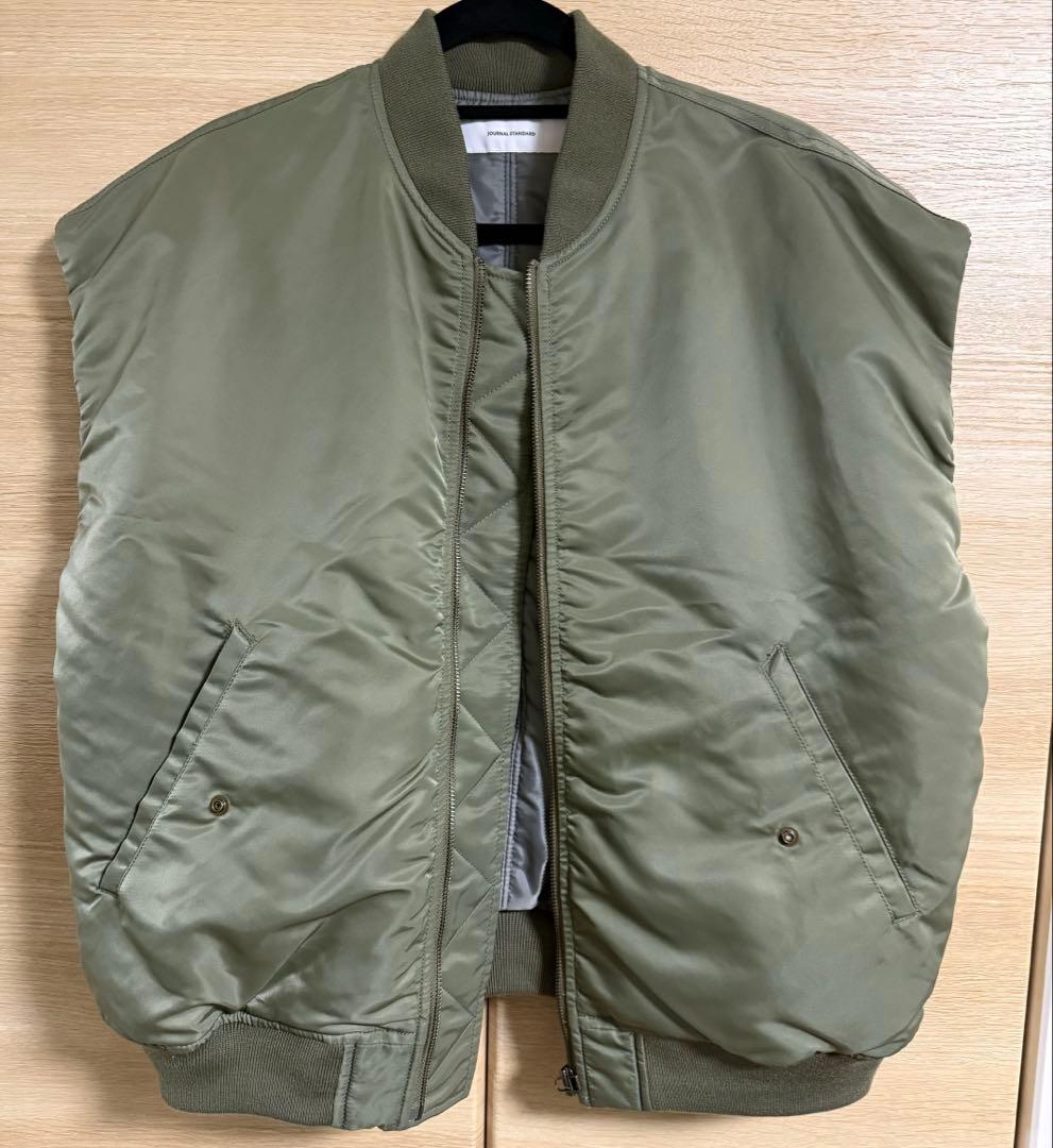 ジャーナルスタンダード　ナイロンベスト　カーキ