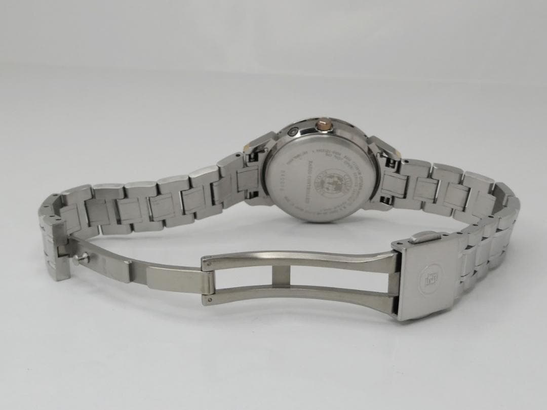 ✴美品稼働品 シチズン エクシード チタン 白蝶貝 エコドライブ電波時計 15㎝