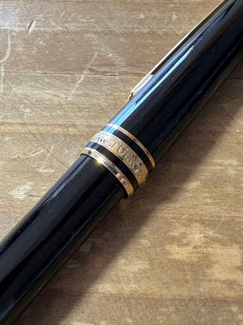 お*よ様 モンブラン 164 クラシック ブラックx ゴールド ボールペン