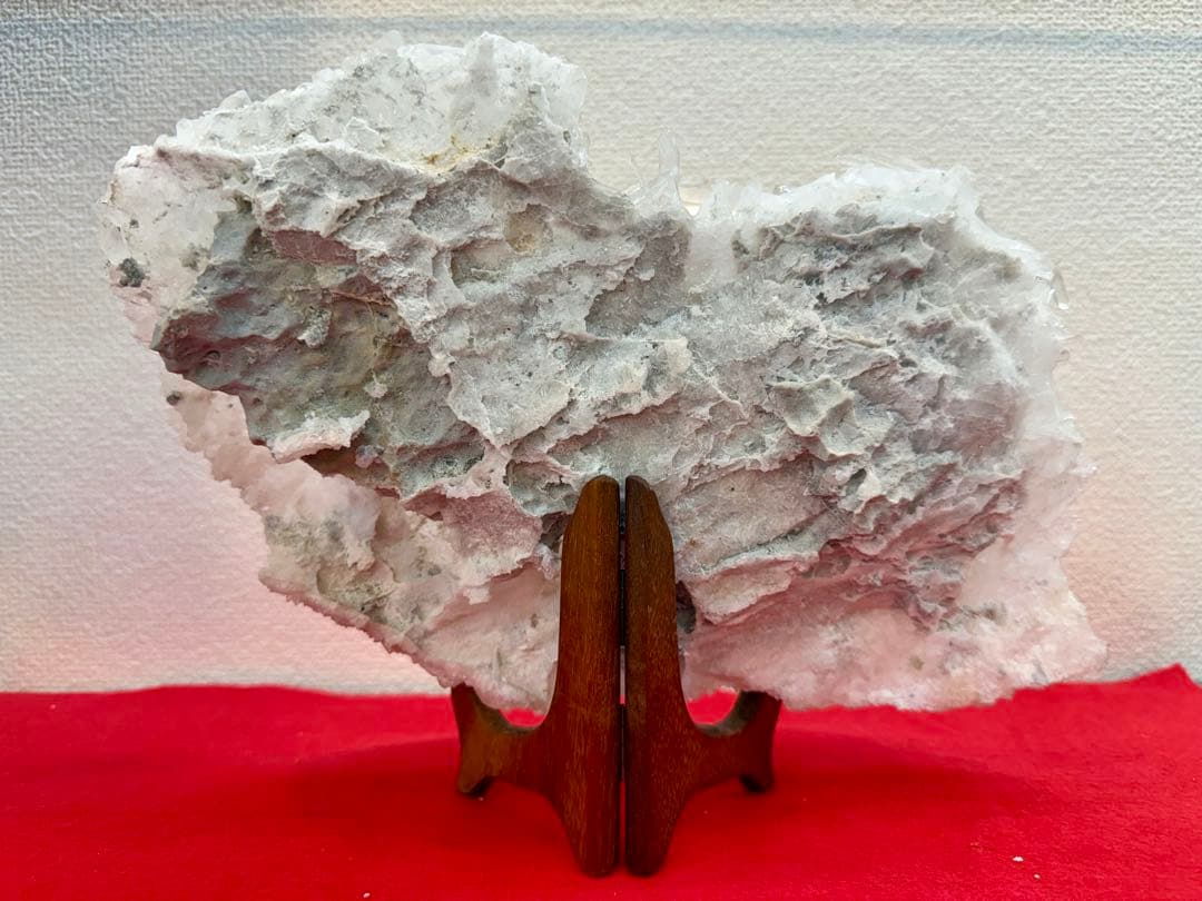 特大水晶クラスター　原石置物　台座付き