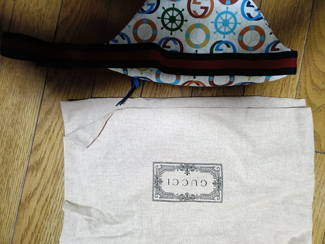 GUCCI ボディバッグ キッズ カラフルロゴ