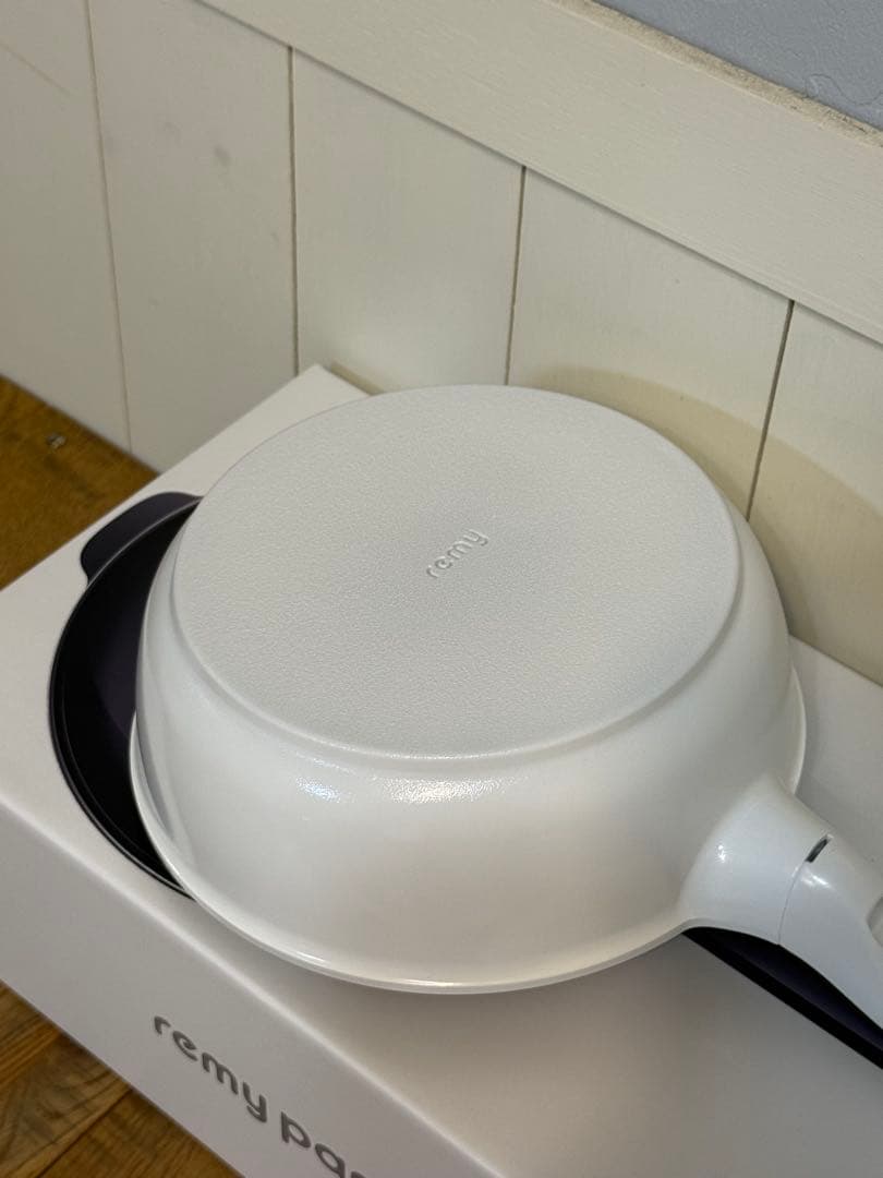 新品　レミパンミニ　フライパン　20cm ＲＨＦ-401 ホワイト