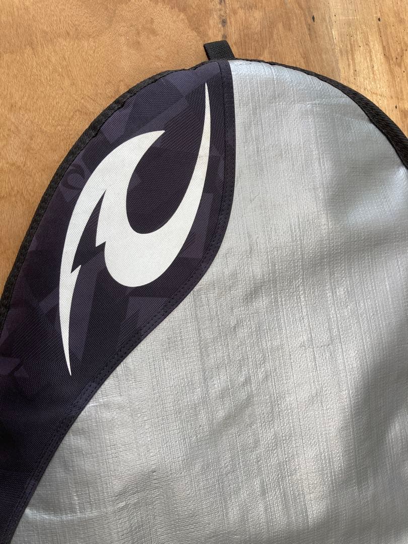 美品リップカール　ミッドレングス　ハードケース　7'6\" サーフボードケース