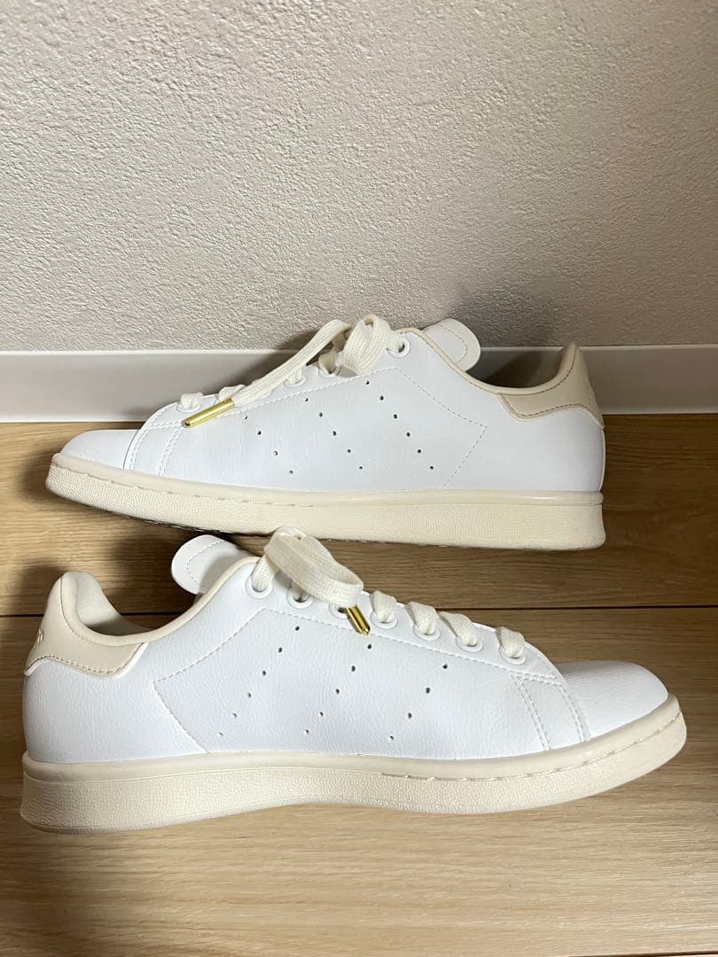 アディダス　スタンスミス　adidas stansmith トゥモローランド